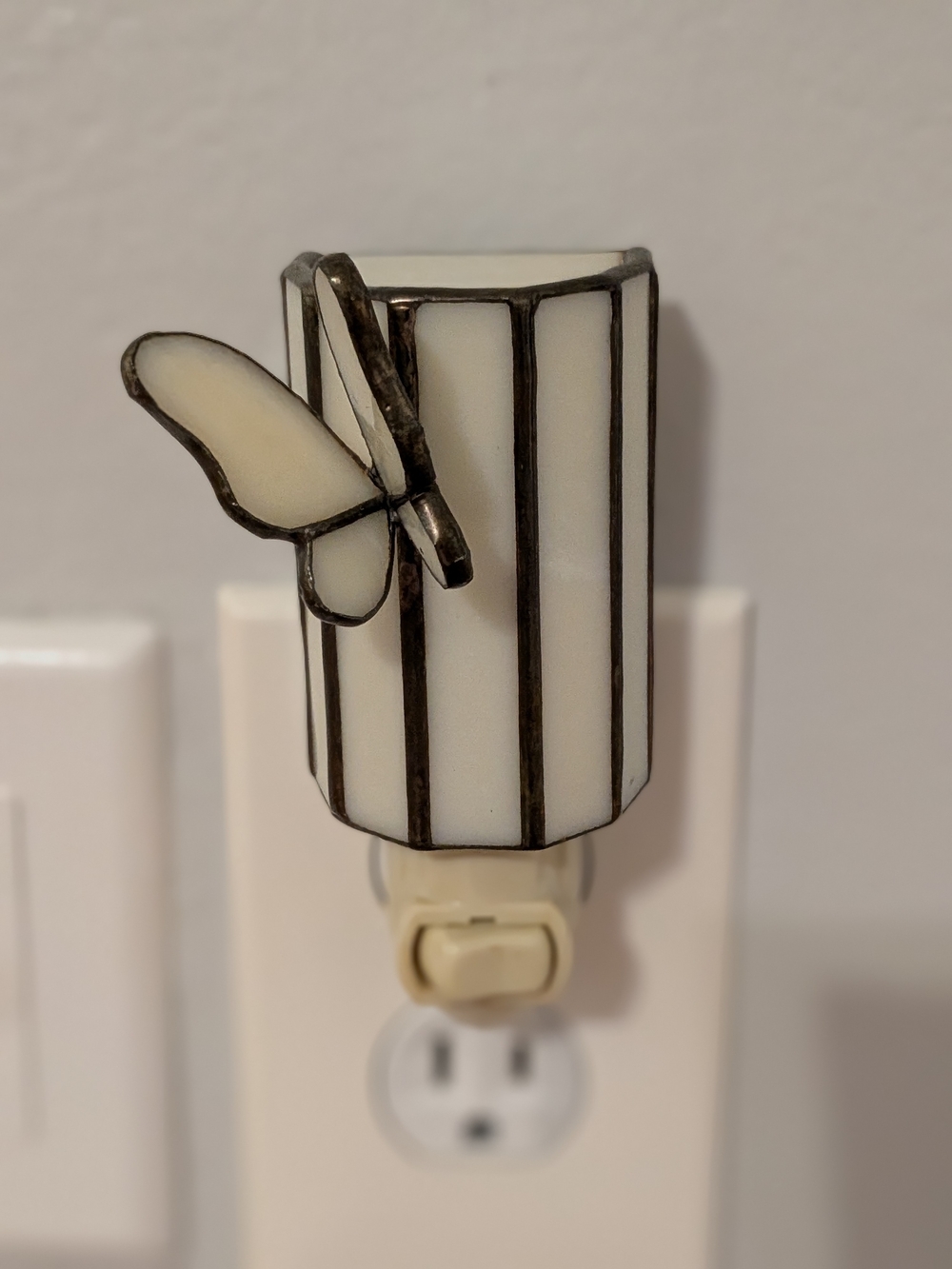 Vintage TiffanyStyle Stained Glass Butterfly Night Light